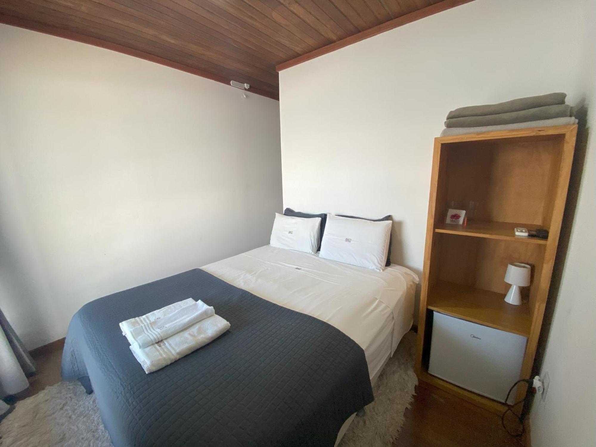Hibisco Guest House Florianópolis Rum bild